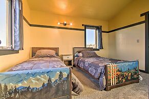 Updated Townhouse w/ Pergola, Walk to Downtown!