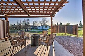 Updated Townhouse w/ Pergola, Walk to Downtown!