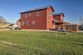 Updated Townhouse w/ Pergola, Walk to Downtown!