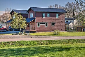 Updated Townhouse w/ Pergola, Walk to Downtown!