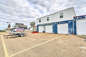 Relaxing Surfside Bunkhouse - Walk to the Beach!