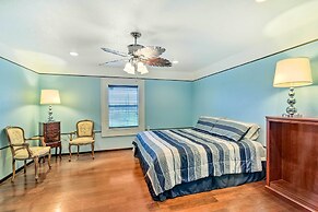 Relaxing Surfside Bunkhouse - Walk to the Beach!