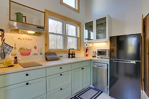 Cozy Catskills Tiny Home ~ 3 Mi to Bethel Woods!