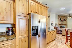 1 Mi to Lake: Dog-friendly Home in Show Low!