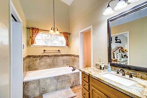 1 Mi to Lake: Dog-friendly Home in Show Low!