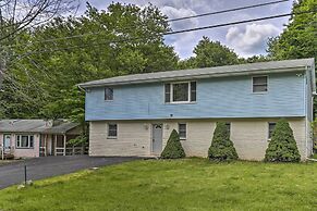 Spacious Tobyhanna Family Home: Pool/beach Access!