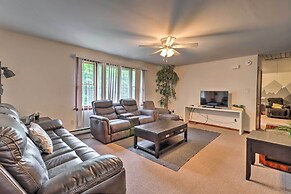 Spacious Tobyhanna Family Home: Pool/beach Access!
