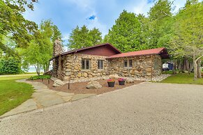 Upscale Earl Young Charlevoix Cottage w/ Deck!