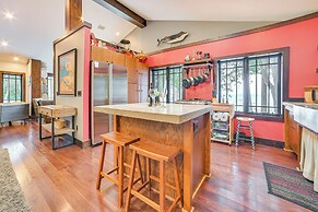 Upscale Earl Young Charlevoix Cottage w/ Deck!