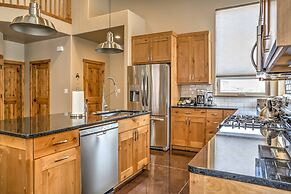 Modern Moab Townhome w/ Private Hot Tub & Patio!