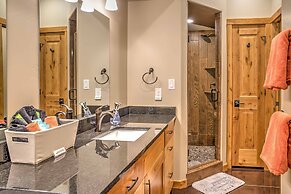 Modern Moab Townhome w/ Private Hot Tub & Patio!