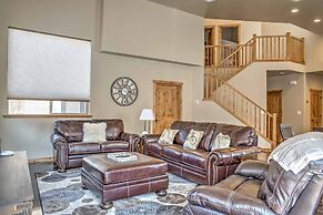 Modern Moab Townhome w/ Private Hot Tub & Patio!