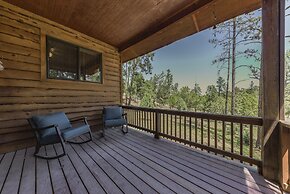 Well-appointed Alto Cabin w/ Fire Pit & Pool Table