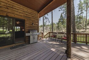 Well-appointed Alto Cabin w/ Fire Pit & Pool Table