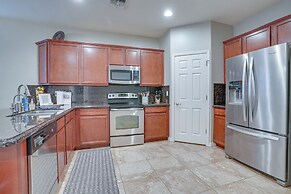 2 Mi to Hospital: Glendale Getaway Near Golf!