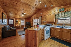 Bryson City Cabin w/ Hot Tub, Views & Pool Table!