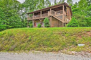 Bryson City Cabin w/ Hot Tub, Views & Pool Table!