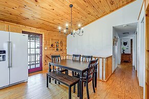 Bryson City Cabin w/ Hot Tub, Views & Pool Table!