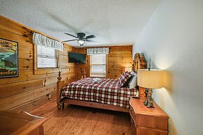 Bryson City Cabin w/ Hot Tub, Views & Pool Table!
