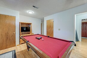 Bryson City Cabin w/ Hot Tub, Views & Pool Table!