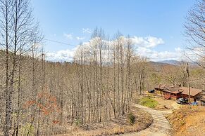 Bryson City Cabin w/ Hot Tub, Views & Pool Table!