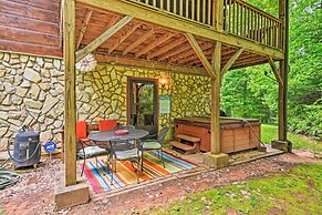 Bryson City Cabin w/ Hot Tub, Views & Pool Table!