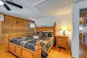 Bryson City Cabin w/ Hot Tub, Views & Pool Table!