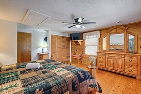 Bryson City Cabin w/ Hot Tub, Views & Pool Table!