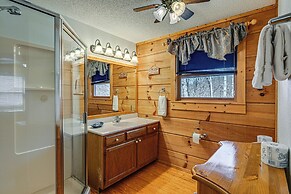 Bryson City Cabin w/ Hot Tub, Views & Pool Table!
