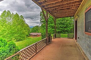 Bryson City Cabin w/ Hot Tub, Views & Pool Table!