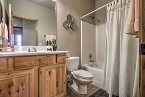 Sunny Show Low Home: Deck, BBQ & Golf Course Views