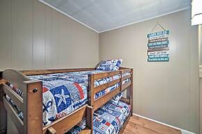 Lake Barkley Home: Private Dock, Kayaks, Fire Pit!