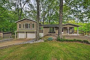 Lake Barkley Home: Private Dock, Kayaks, Fire Pit!