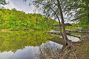 Lake Barkley Home: Private Dock, Kayaks, Fire Pit!