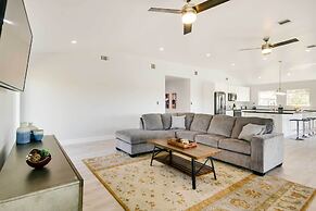 Spacious San Jacinto River Home w/ Waterfront Deck