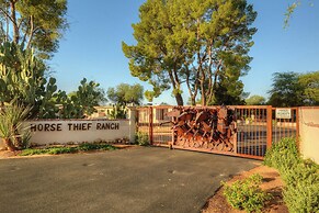 Pet-friendly Tucson Casita: Shared Hot Tub & Porch