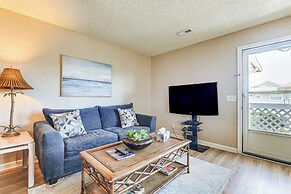 Walk to Beach: North Myrtle Condo!