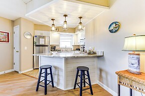 Walk to Beach: North Myrtle Condo!