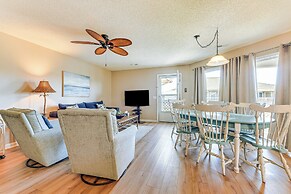 Walk to Beach: North Myrtle Condo!