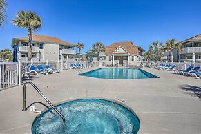 Walk to Beach: North Myrtle Condo!
