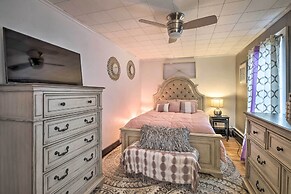 Stylish Suburban Getaway, 10 Miles to Royal Mtn!
