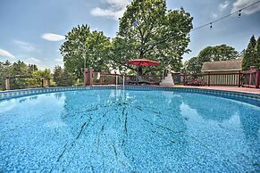 Stylish Suburban Getaway, 10 Miles to Royal Mtn!
