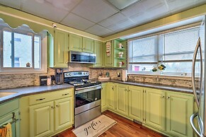 Stylish Suburban Getaway, 10 Miles to Royal Mtn!