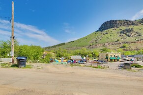 Lava Hot Springs Studio w/ Views, Walk to River