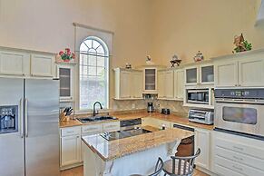 Cozy Lakefront Benton Home ~ 20 Mi to Shreveport!