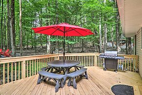 Sunroom, Fire Pit + Sauna: Lake Locust Village Gem