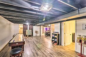 Sunroom, Fire Pit + Sauna: Lake Locust Village Gem