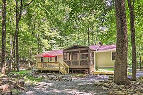 Sunroom, Fire Pit + Sauna: Lake Locust Village Gem