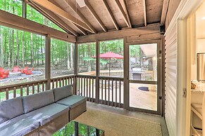 Sunroom, Fire Pit + Sauna: Lake Locust Village Gem