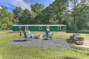 Wallkill Riverfront Retreat: Canoe & Relax!